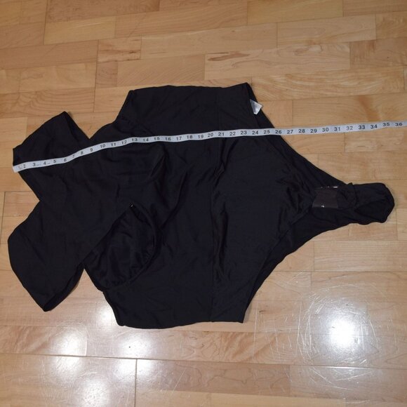 PrettyLittleThing Plus Women's Sz 20 Black Woven Cross Front Underwired Bodysuit - Picture 4 of 7